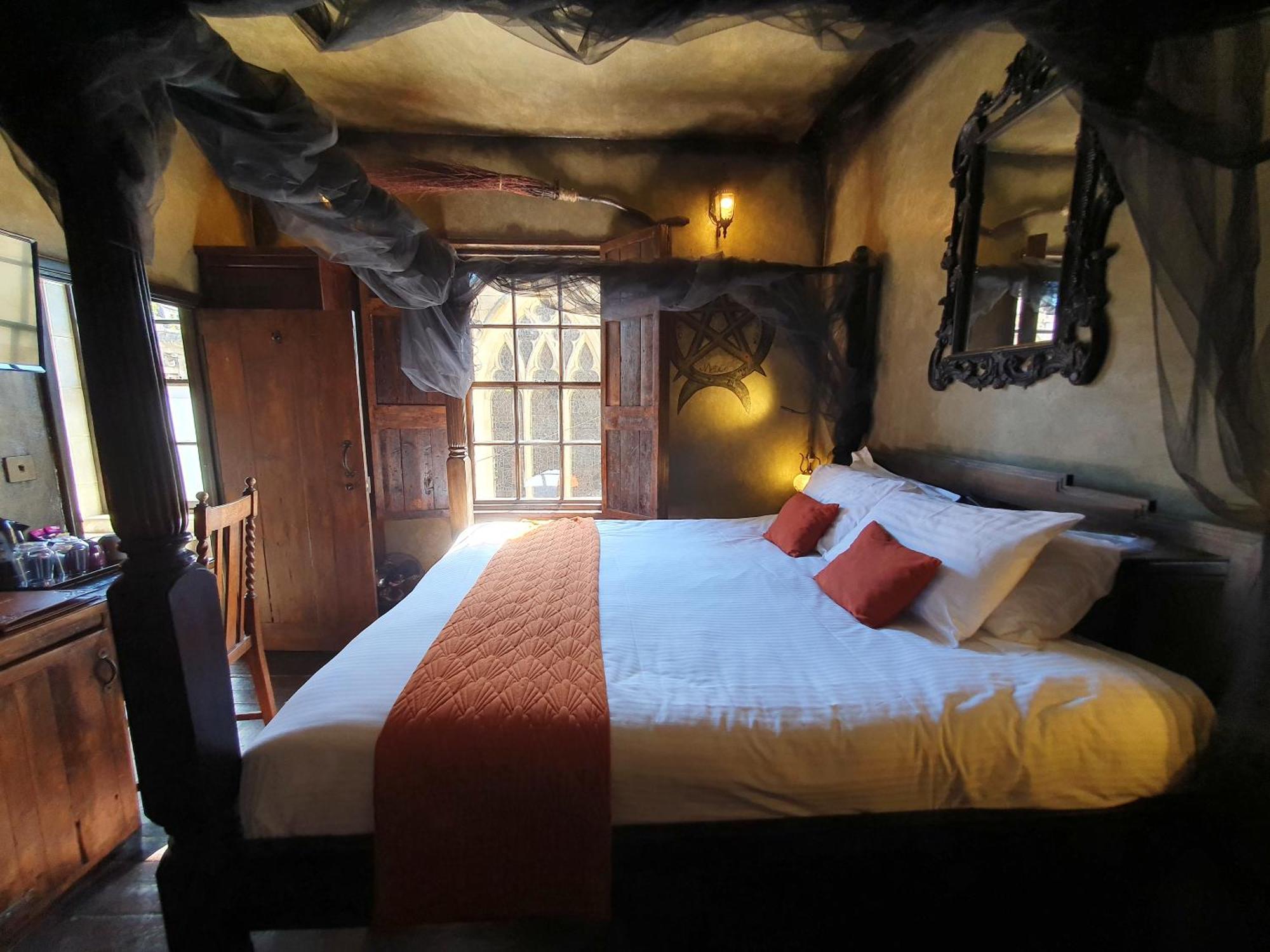 Hocus Pocus Tiny Hotel York Room photo